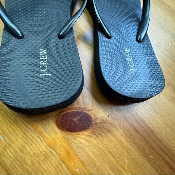 J. Crew flip flops black size 6 - Picture 3 of 6